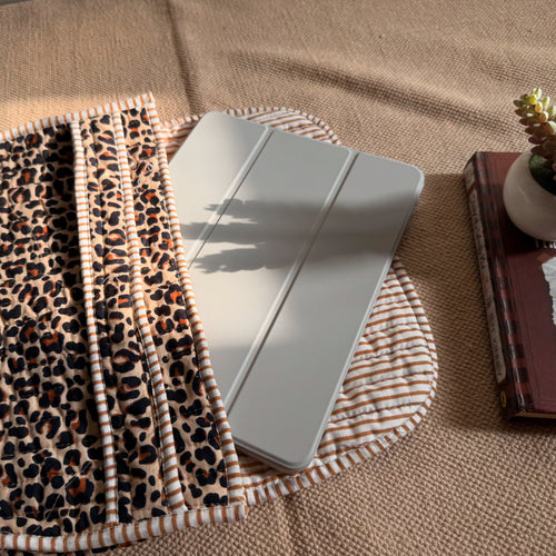 ClutchCase - Sleeve & Clutch in One